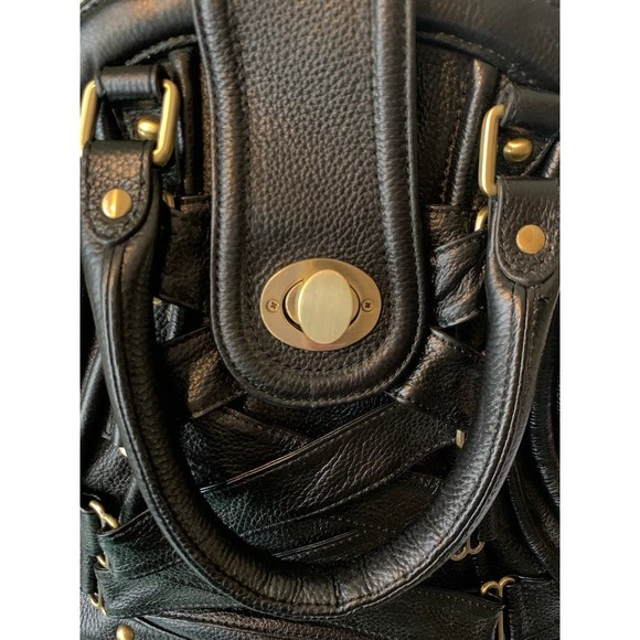 Elegant Black Crossbody Bag - Picture 6 of 9